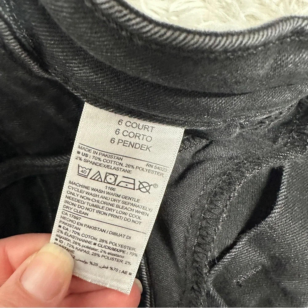 Old Navy Power Slim Straight Jeans 6 Short Black Distressed Mid Rise